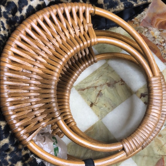 Animal Print Bean Shaped Purse - Picture 4 of 6